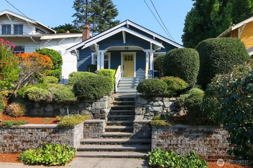 6818 16th Avenue Ne, Seattle, WA, 98115 | Card Image