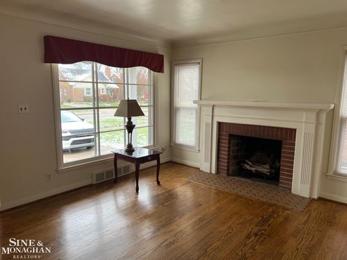 20884 Woodmont St, Harper Woods, MI, 48225-1814 | Card Image