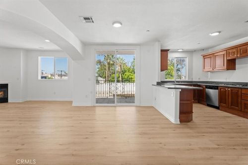304-5305 Bellingham Ave, Valley Village, CA, 91607-5092 | Card Image