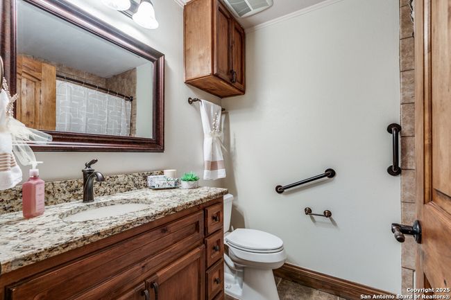 10615 Bar X Trl, House other with 3 bedrooms, 2 bathrooms and null parking in Helotes TX | Image 20