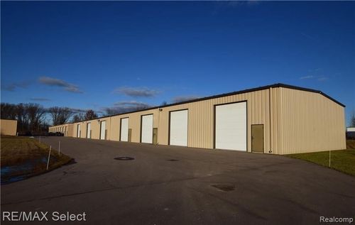 11205 Phoenix Dr, Fenton, MI, 48430 | Card Image