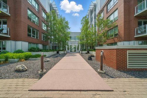 205-63 Inglewood Park Se, Calgary, AB, T2G3W8 | Card Image