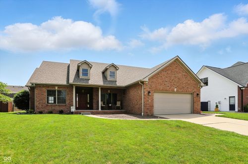 35 Decourcy Ln, Franklin, IN, 46131-7135 | Card Image