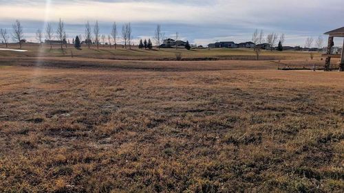 517 Whispering Greens Ave, Vulcan, AB, T0L2B0 | Card Image