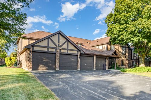 apt-d-875 Farnham Ln, Wheaton, IL, 60189-7576 | Card Image