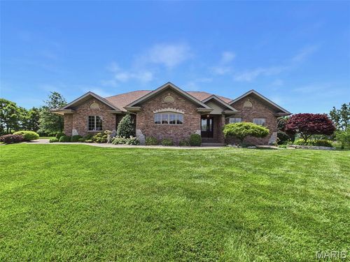 1751 Elizabeth Rd, Staunton, IL, 62088-4426 | Card Image