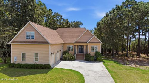 129 Deepwater Dr, Stella, NC, 28582-9741 | Card Image