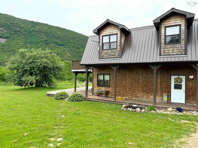 27859 Cabot Trail, House other with 3 bedrooms, 2 bathrooms and 1 parking in Cape North NS | Image 5