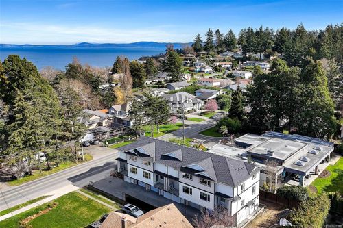 3-1559 Ash Rd, Victoria, BC, V8N2S9 | Card Image