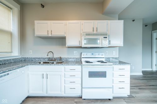 301-234 E 9th St, Indianapolis, IN, 46204-1156 | Card Image