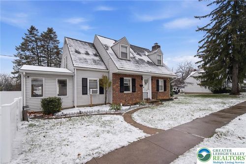 1950 Oxford Dr, Allentown, PA, 18103-6543 | Card Image