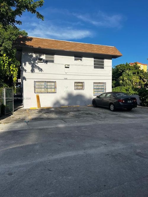 apt-3-7630 Ne 2nd Ct, Miami, FL, 33138-4942 | Card Image