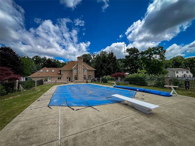 1563 Garvin Rd, House other with 4 bedrooms, 6 bathrooms and 3 parking in Cranberry Twp PA | Image 45