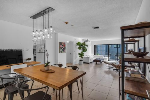504-575 Crandon Blvd, Key Biscayne, FL, 33149-1807 | Card Image