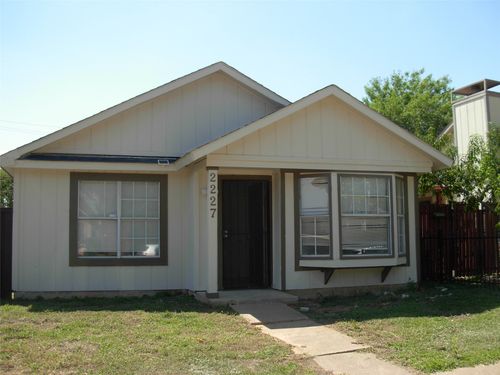 2227 Nantucket Village Dr, Dallas, TX, 75227-7634 | Card Image