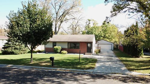 1205 16th St Sw, Willmar, MN, 56201-2825 | Card Image