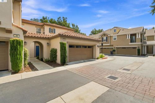 44 S Alonsa Ln, Mountain House, CA, 95391-3039 | Card Image