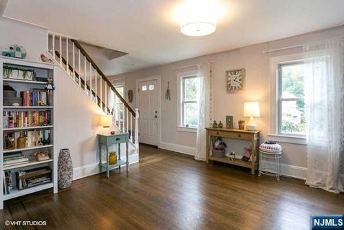 24 Robinhood Ave, Closter, NJ, 07624-1130 | Card Image