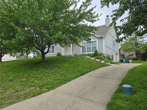 2128 British Dr, Lee's Summit, MO, 64081-4069 | Card Image