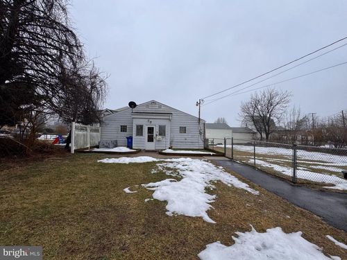 1504 King St, Reading, PA, 19605-1938 | Card Image