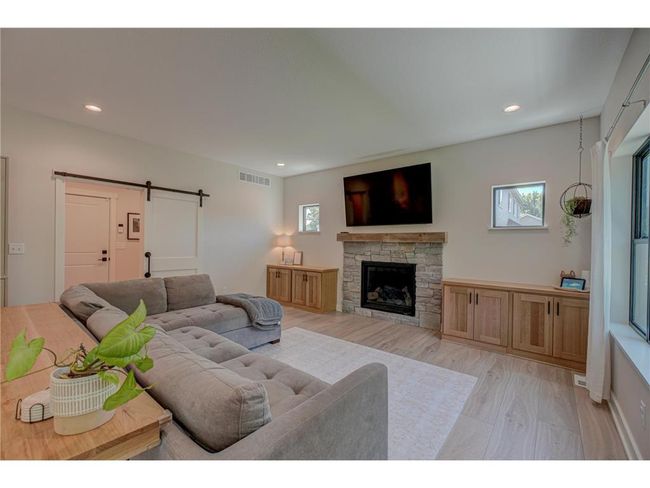 21 Windsor Wood Path, House other with 5 bedrooms, 4 bathrooms and null parking in Hudson WI | Image 5