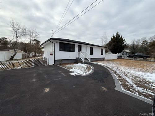 1068 Connetquot Ave, Central Islip, NY, 11722-3231 | Card Image