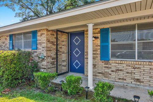 150 Lynn Dr, Lumberton, TX, 77657-7324 | Card Image