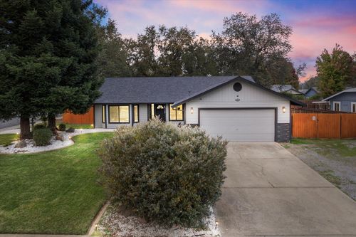 5808 Constitution Way, Redding, CA, 96003-3079 | Card Image