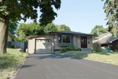 607 Annandale St, House other with 3 bedrooms, 2 bathrooms and 4 parking in Oshawa ON | Image 2