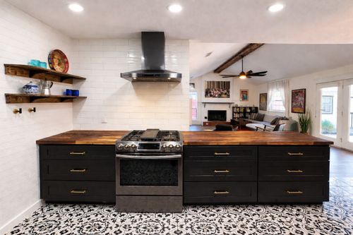 4806 Wind River Rd, Austin, TX, 78759-4233 | Card Image