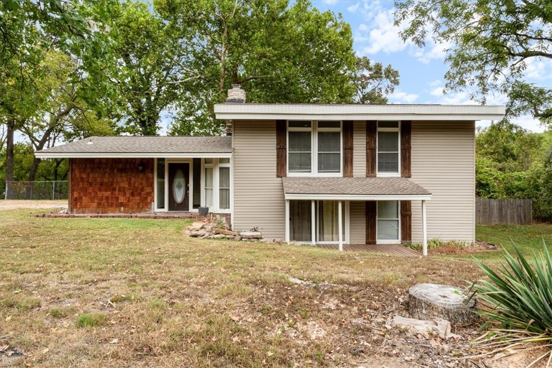 Lindy Ln, Rogers, AR 72756