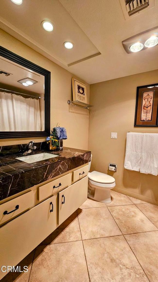 6 bath 3 | Image 22