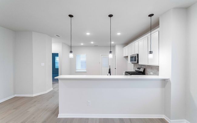 2408 Hollyhill Way, House other with 3 bedrooms, 2 bathrooms and null parking in Sherman TX | Image 4