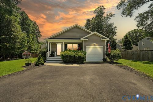 14006 Hackberry Rd, Chester, VA, 23836-6067 | Card Image