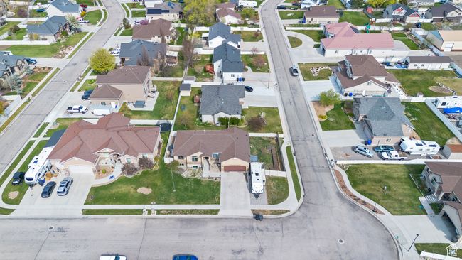 Aerial view with a residential view | Image 48