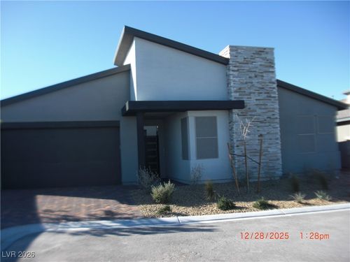 9751 Evergreen Pine St, Las Vegas, NV, 89166-1395 | Card Image