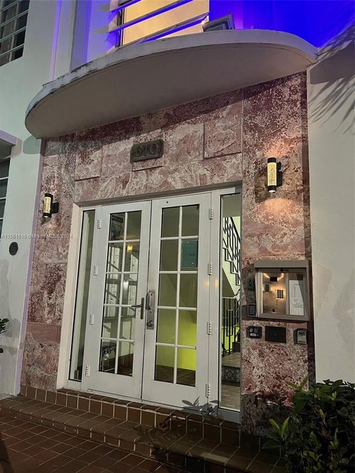 apt-203-610 8th St, Miami Beach, FL, 33139-6137 | Card Image