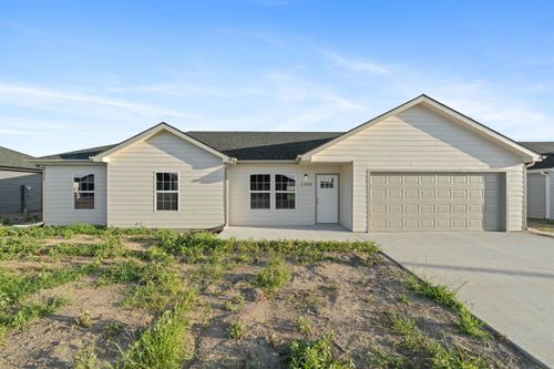 1206 Harbor Dr, Salina, KS, 67401-2894 | Card Image