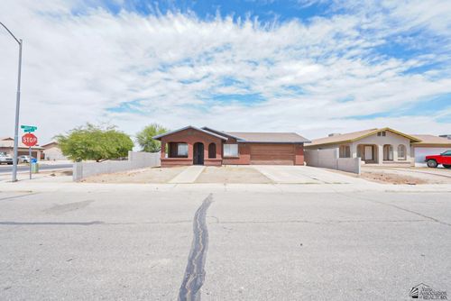 604 E Yucca St, Somerton, AZ, 85350 | Card Image