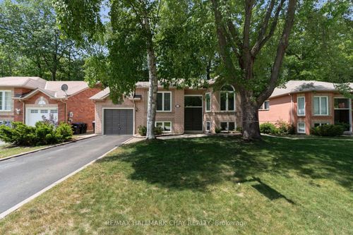 26 Brillinger Dr, Wasaga Beach, ON, L9Z1L4 | Card Image