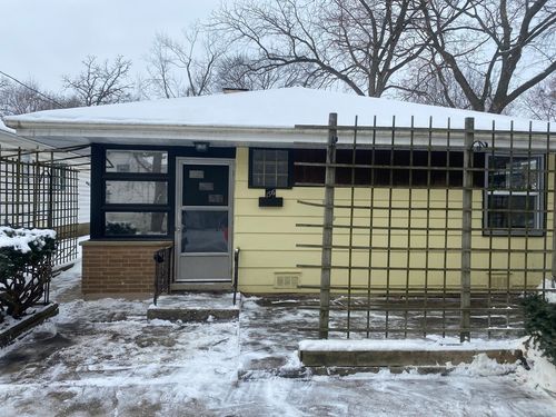 156 Park Pl, Grayslake, IL, 60030-2345 | Card Image