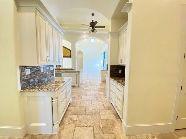 Kitchen | Image 10