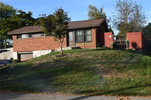 201 Holly Hill Dr, Pittsburgh, PA, 15237-2703 | Card Image