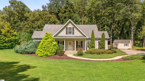 19 Lynnbrook Way, Columbus, NC, 28722-5485 | Card Image