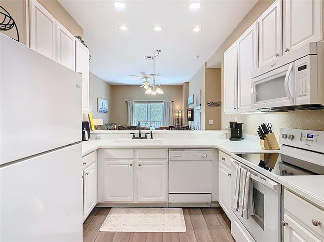 510 Lucaya Loop, Condo with 3 bedrooms, 2 bathrooms and null parking in DAVENPORT FL | Image 6