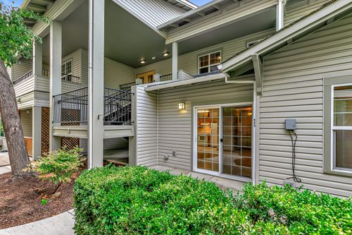 923 Mountain Meadows Cir, Ashland, OR, 97520-9117 | Card Image