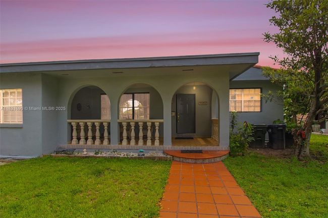 5959 Sw 16 Th Ter, House other with 3 bedrooms, 2 bathrooms and null parking in Miami FL | Image 5