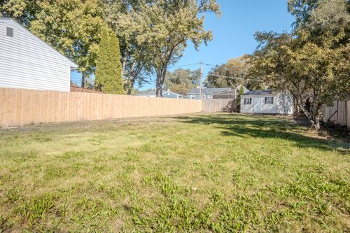 835 N Bennett St, Geneva, IL, 60134-1467 | Card Image