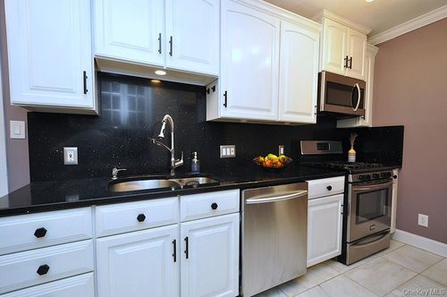 4o-280 Bronxville Rd, Yonkers, NY, 10708-2824 | Card Image