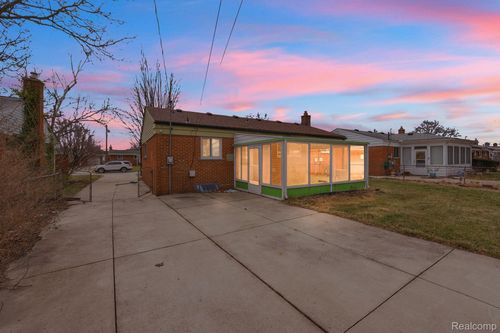 26800 Van Buren Rd, Dearborn Heights, MI, 48127-1077 | Card Image